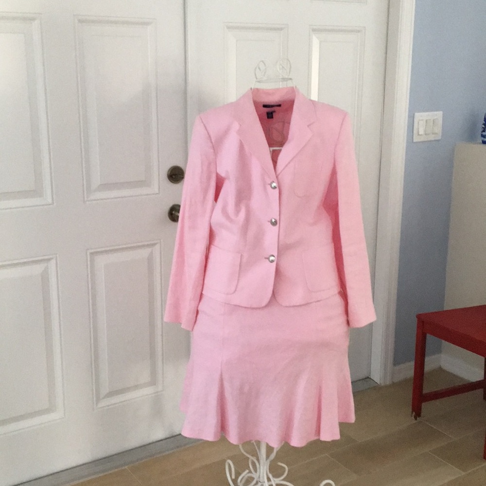 Perfect for Easter! Beautiful pink linen suit. - Picture 2 of 7
